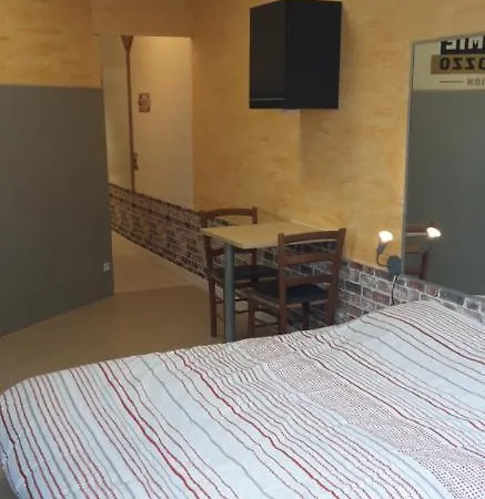 A 200m Du Chateau 30 Min Du Circuit Du Mans