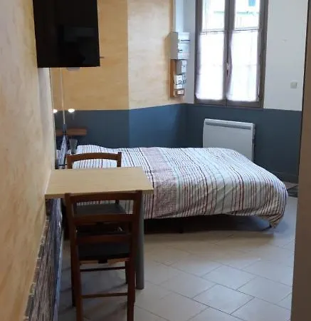 A 200m Du Chateau 30 Min Du Circuit Du Mans Le Lude