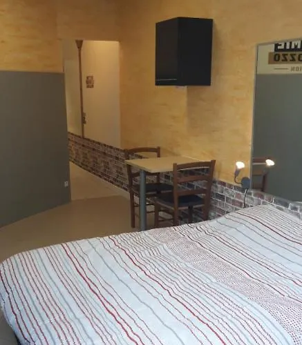 A 200m Du Chateau 30 Min Du Circuit Du Mans