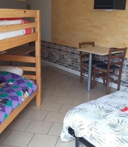 A 200m Du Chateau 30 Min Du Circuit Du Mans Apartment Le Lude