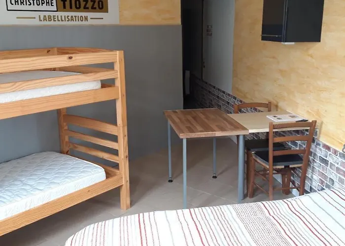 A 200m Du Chateau 30 Min Du Circuit Du Mans *